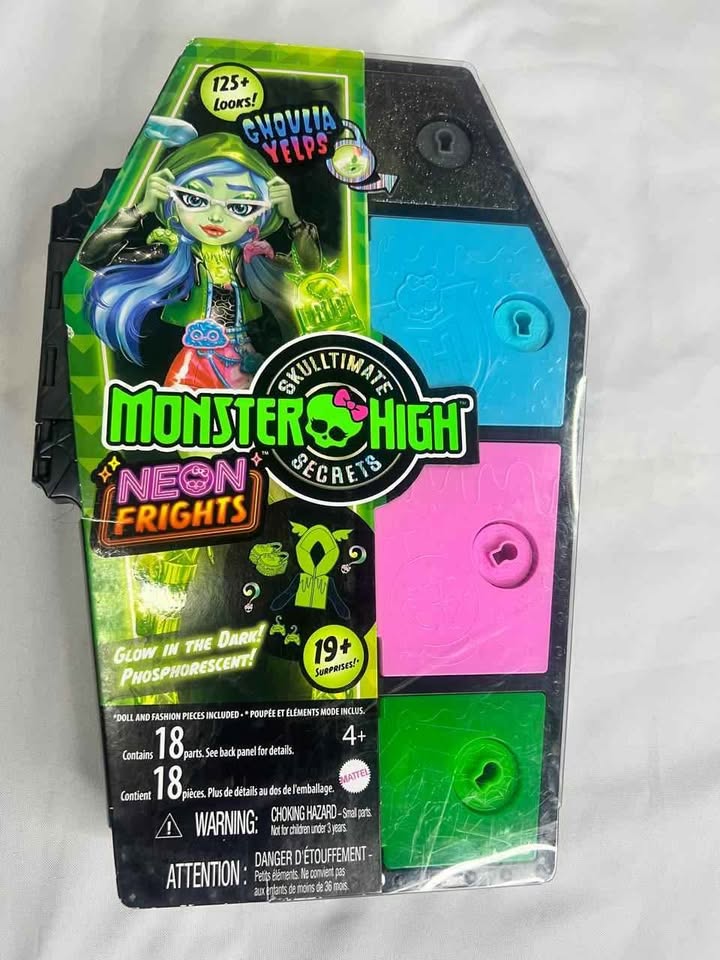 Ghoulia Yelps Monster High Skulltimate Secrets Neon Frights